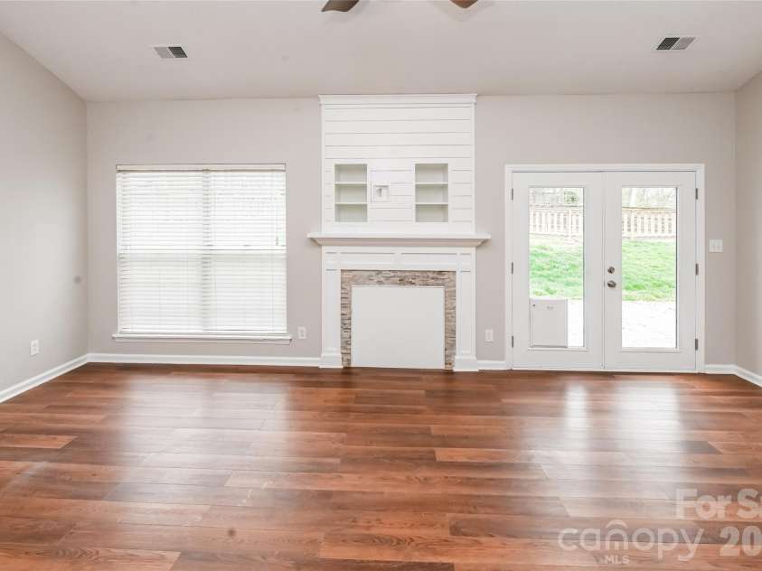 11358 Clayford Ridge, Charlotte, NC 28215.  MLS# CAR4415407, YatesRealty ID 44974. 
