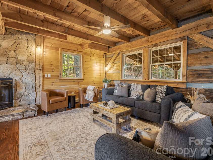 185 Blossom Ridge, Leicester, NC 28748.  MLS# CAR4414286, YatesRealty ID 44975. 