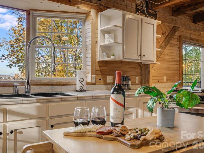 185 Blossom Ridge, Leicester, NC 28748.  MLS# CAR4414286, YatesRealty ID 44975. 