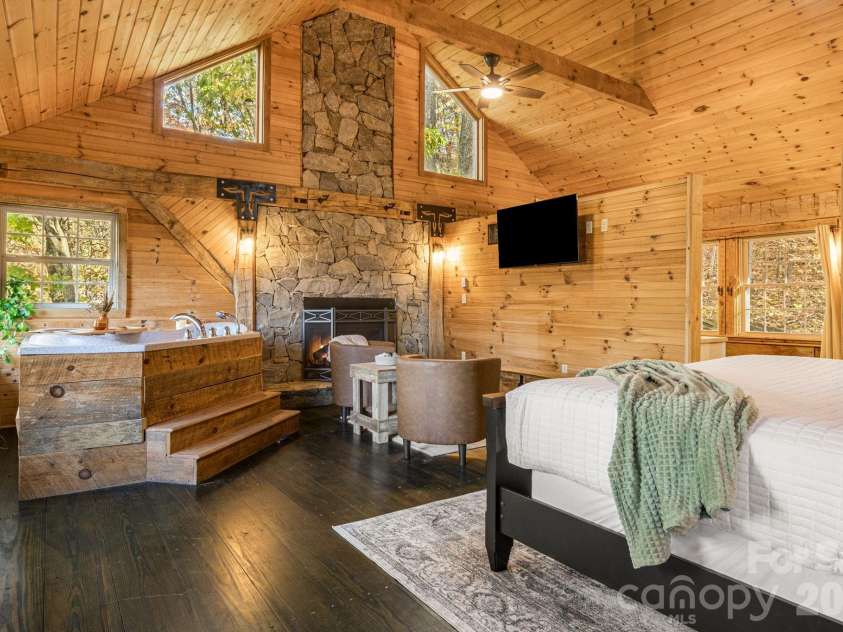 185 Blossom Ridge, Leicester, NC 28748.  MLS# CAR4414286, YatesRealty ID 44975. 