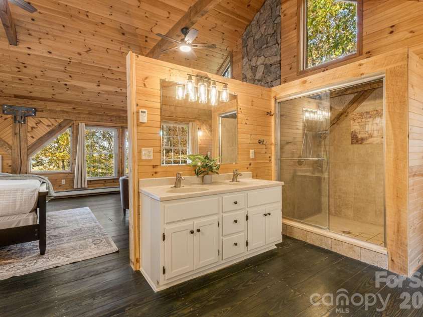 185 Blossom Ridge, Leicester, NC 28748.  MLS# CAR4414286, YatesRealty ID 44975. 