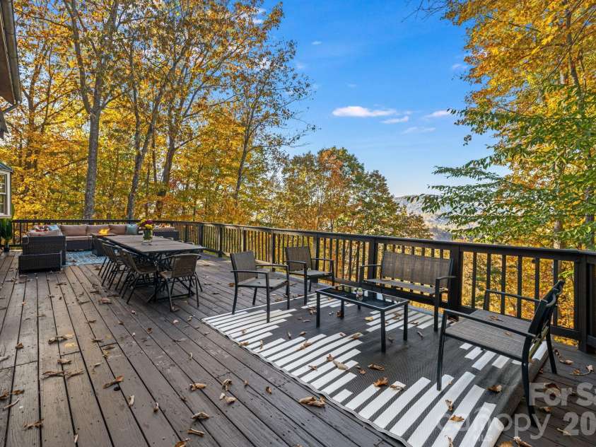 185 Blossom Ridge, Leicester, NC 28748.  MLS# CAR4414286, YatesRealty ID 44975. 
