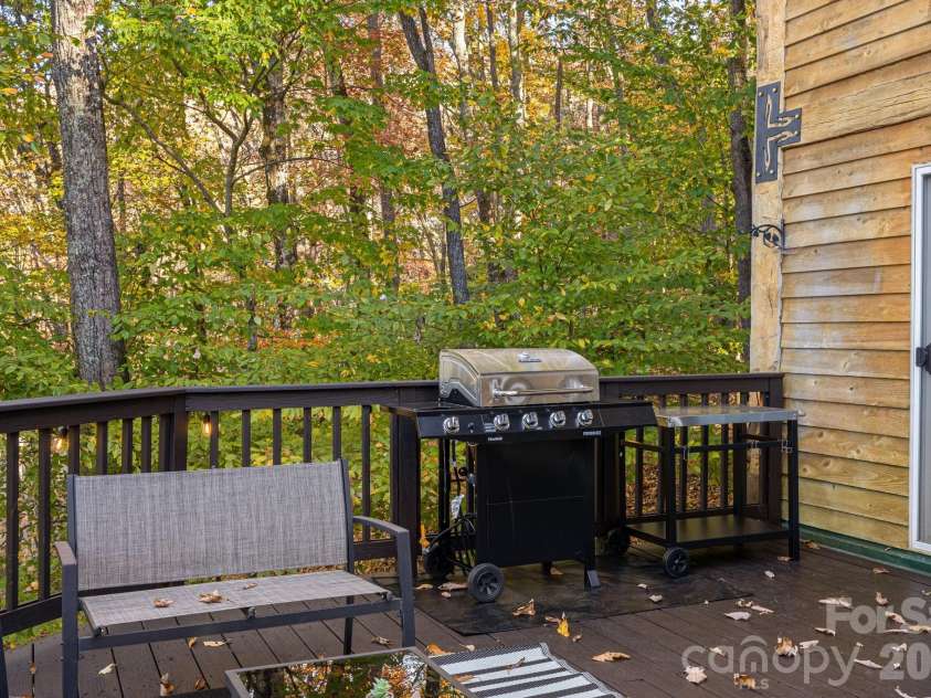 185 Blossom Ridge, Leicester, NC 28748.  MLS# CAR4414286, YatesRealty ID 44975. 