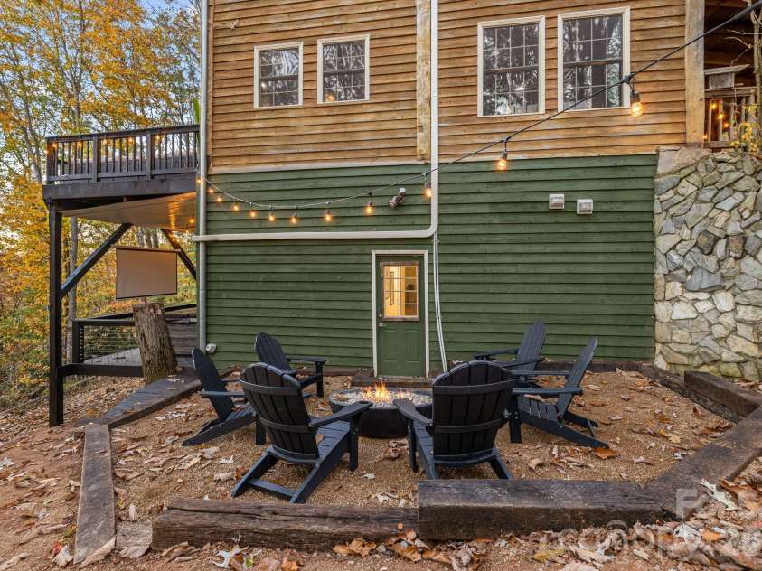 185 Blossom Ridge, Leicester, NC 28748.  MLS# CAR4414286, YatesRealty ID 44975. 
