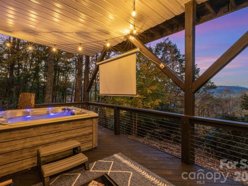 185 Blossom Ridge, Leicester, NC 28748.  MLS# CAR4414286, YatesRealty ID 44975. 
