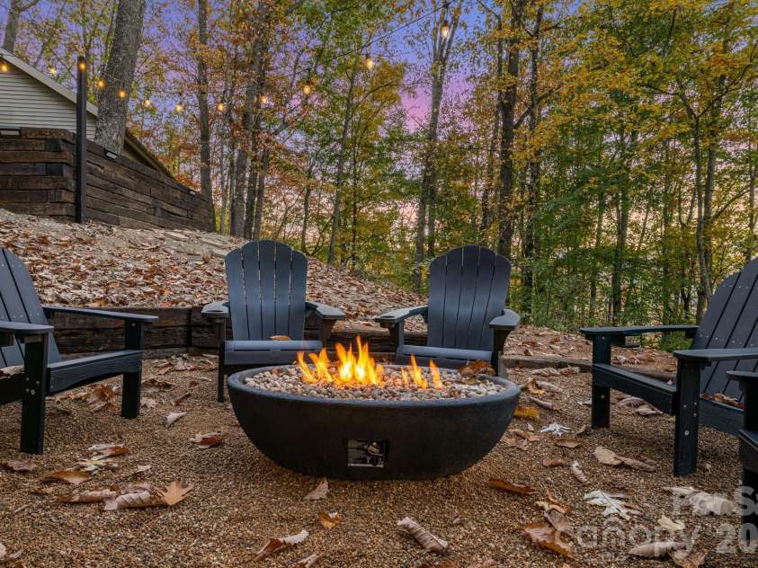 185 Blossom Ridge, Leicester, NC 28748.  MLS# CAR4414286, YatesRealty ID 44975. 