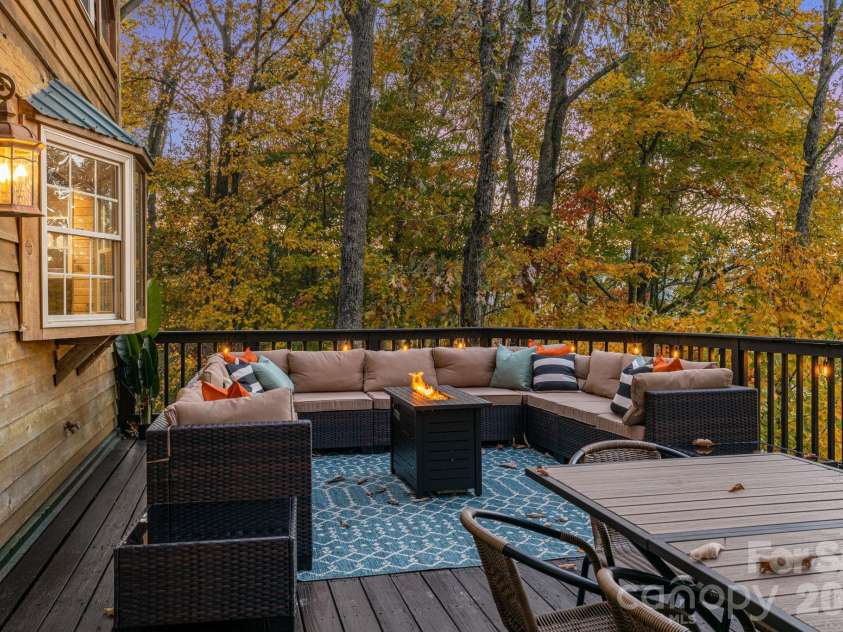 185 Blossom Ridge, Leicester, NC 28748.  MLS# CAR4414286, YatesRealty ID 44975. 