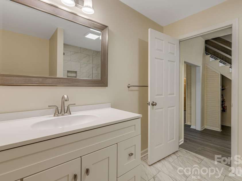 185 Blossom Ridge, Leicester, NC 28748.  MLS# CAR4414286, YatesRealty ID 44975. 