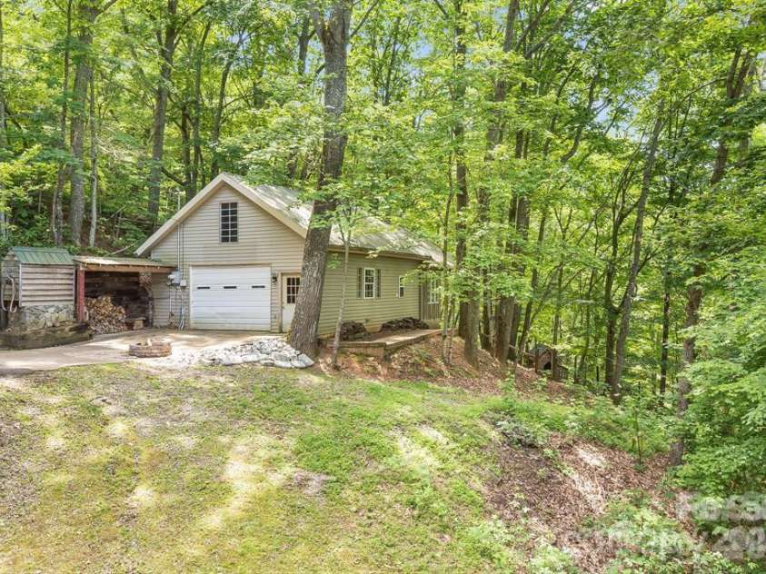 185 Blossom Ridge, Leicester, NC 28748.  MLS# CAR4414286, YatesRealty ID 44975. Detached warehouse garage