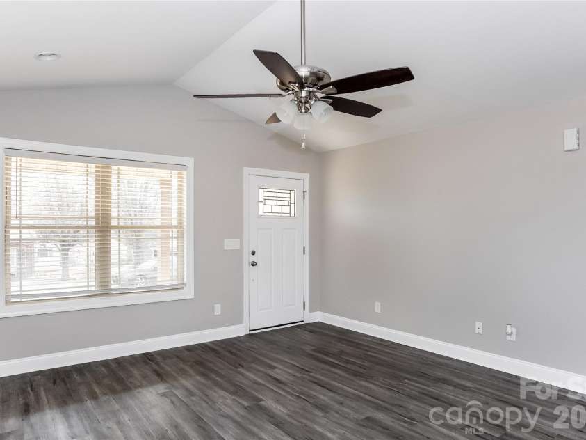 313 24th Street, Kannapolis, NC 28083.  MLS# CAR4415461, YatesRealty ID 44976. 