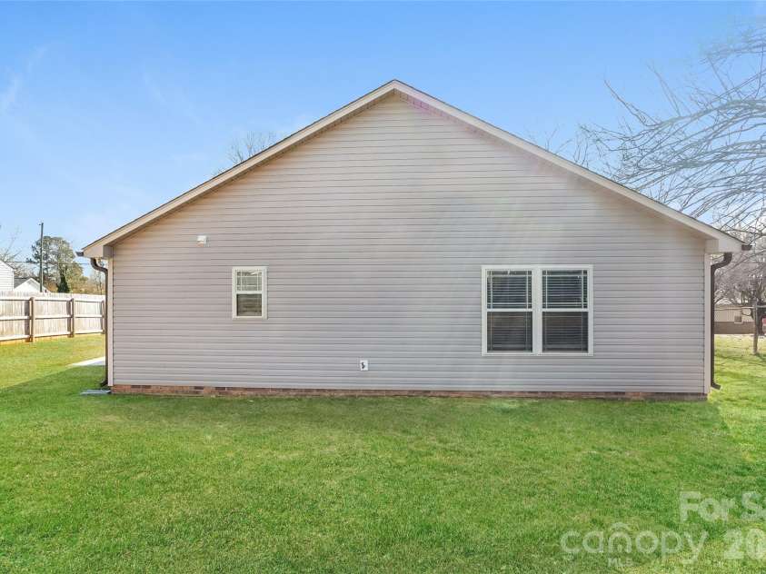 313 24th Street, Kannapolis, NC 28083.  MLS# CAR4415461, YatesRealty ID 44976. 