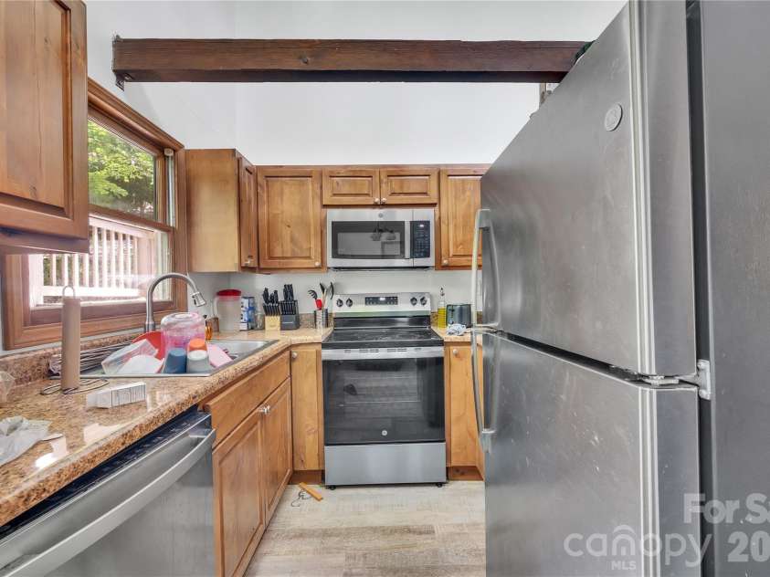 117 Horse Shoe Ridge Road, Deep Gap, NC 28618.  MLS# CAR4415599, YatesRealty ID 44978. 