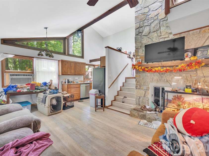 117 Horse Shoe Ridge Road, Deep Gap, NC 28618.  MLS# CAR4415599, YatesRealty ID 44978. 