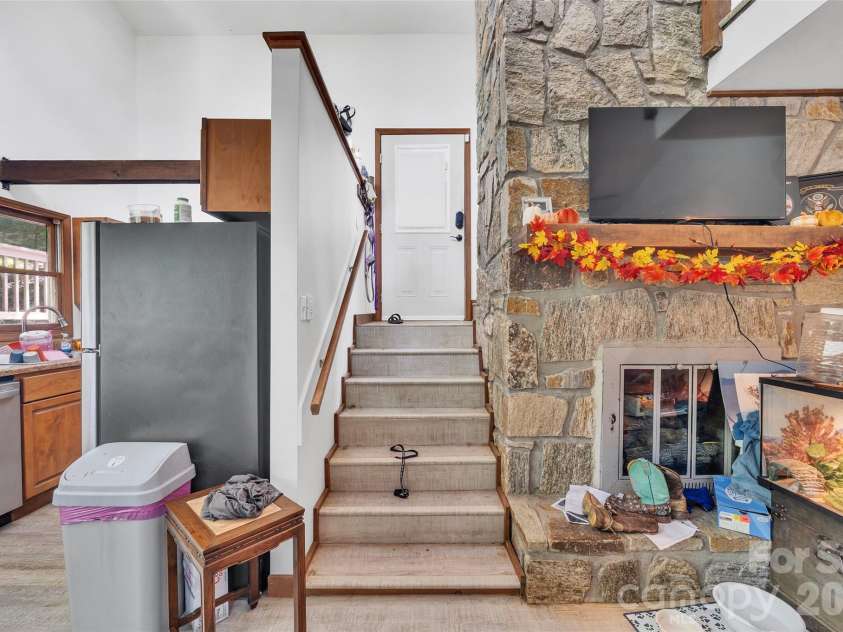 117 Horse Shoe Ridge Road, Deep Gap, NC 28618.  MLS# CAR4415599, YatesRealty ID 44978. 