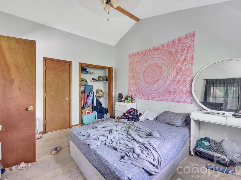 117 Horse Shoe Ridge Road, Deep Gap, NC 28618.  MLS# CAR4415599, YatesRealty ID 44978. 