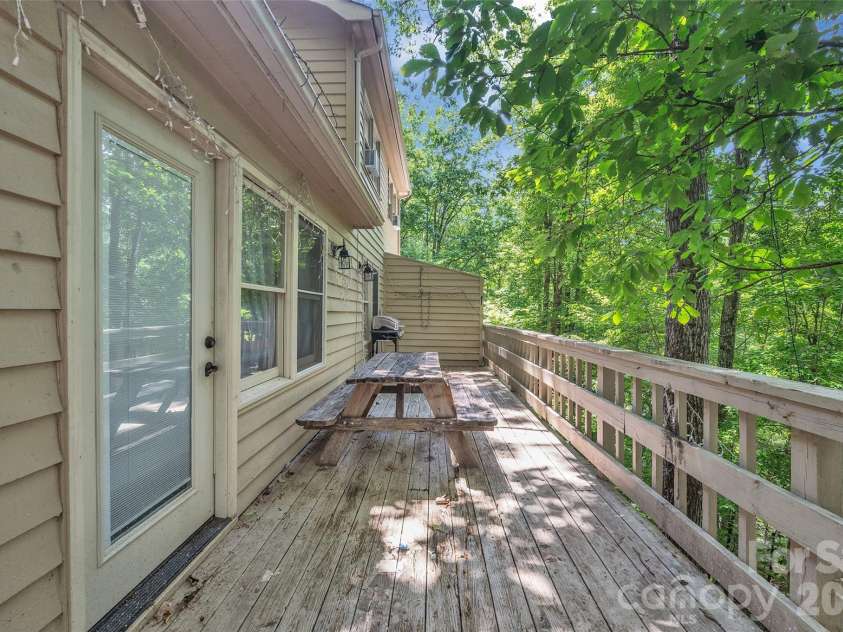 117 Horse Shoe Ridge Road, Deep Gap, NC 28618.  MLS# CAR4415599, YatesRealty ID 44978. 