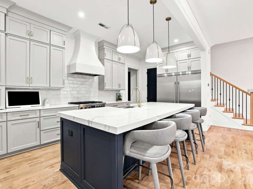 1329 Bywood Lane, Charlotte, NC 28209.  MLS# CAR4406580, YatesRealty ID 44979. 