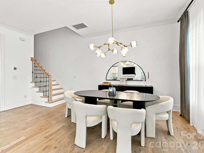 1329 Bywood Lane, Charlotte, NC 28209.  MLS# CAR4406580, YatesRealty ID 44979. 
