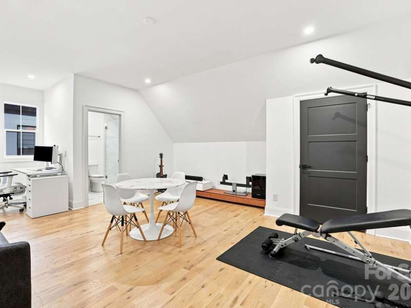 1329 Bywood Lane, Charlotte, NC 28209.  MLS# CAR4406580, YatesRealty ID 44979. 
