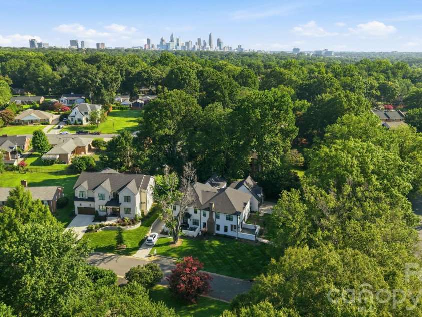 1329 Bywood Lane, Charlotte, NC 28209.  MLS# CAR4406580, YatesRealty ID 44979. 