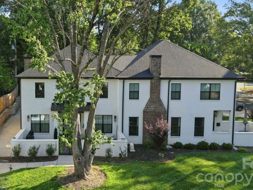 1329 Bywood Lane, Charlotte, NC 28209.  MLS# CAR4406580, YatesRealty ID 44979. 