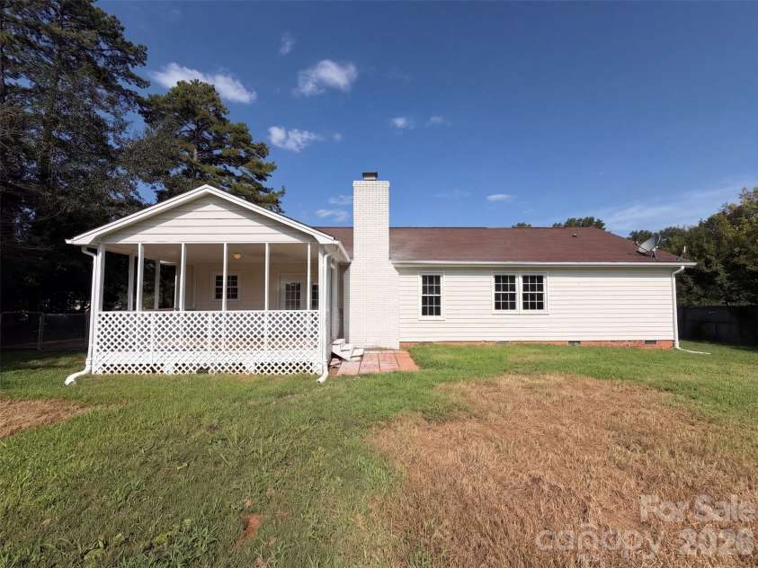 4202 Wrentree Drive, Dallas, NC 28034.  MLS# CAR4415605, YatesRealty ID 44980. 