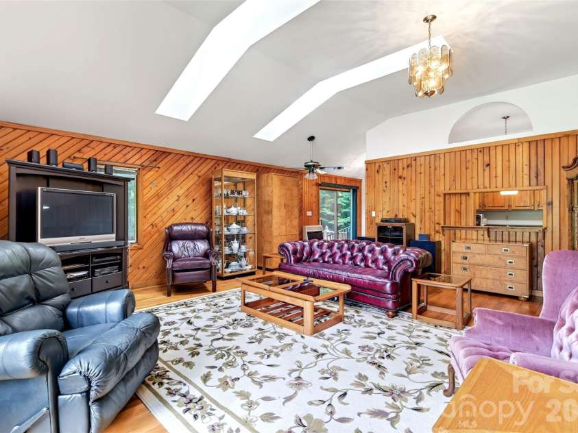 108 Shenandoah Drive, Burnsville, NC 28714.  MLS# CAR4415597, YatesRealty ID 44982. 