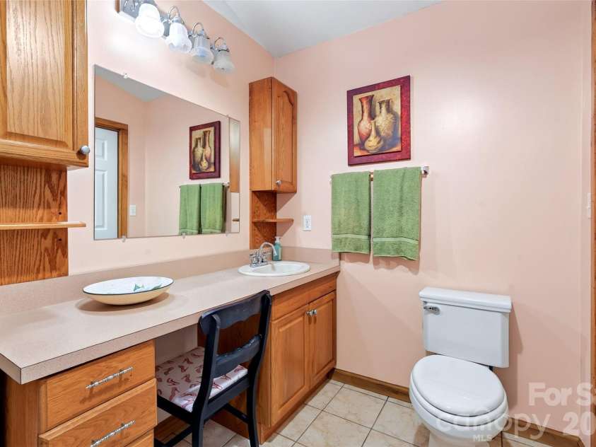108 Shenandoah Drive, Burnsville, NC 28714.  MLS# CAR4415597, YatesRealty ID 44982. 