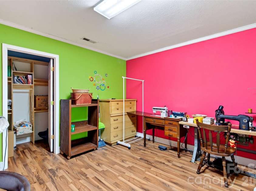 108 Shenandoah Drive, Burnsville, NC 28714.  MLS# CAR4415597, YatesRealty ID 44982. 