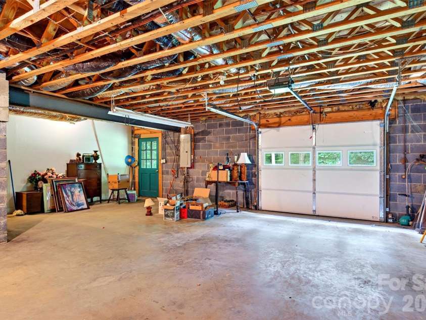 108 Shenandoah Drive, Burnsville, NC 28714.  MLS# CAR4415597, YatesRealty ID 44982. 