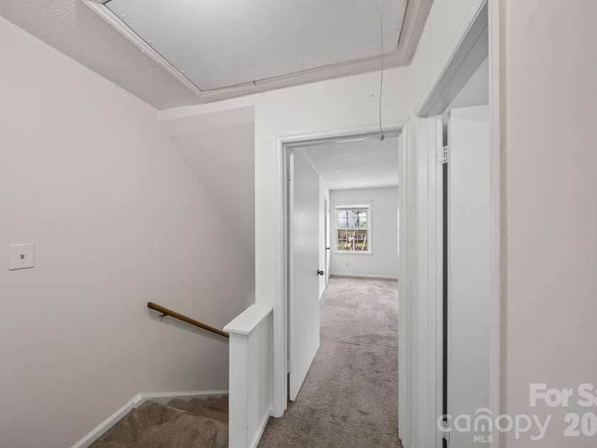 6835 Farmingdale Drive, Charlotte, NC 28212.  MLS# CAR4412722, YatesRealty ID 44983. 