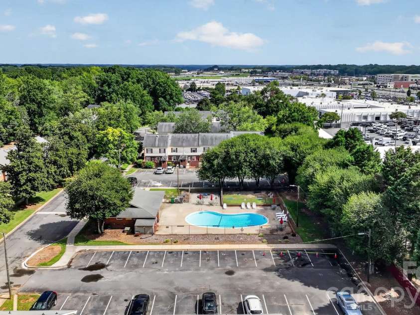 6835 Farmingdale Drive, Charlotte, NC 28212.  MLS# CAR4412722, YatesRealty ID 44983. 