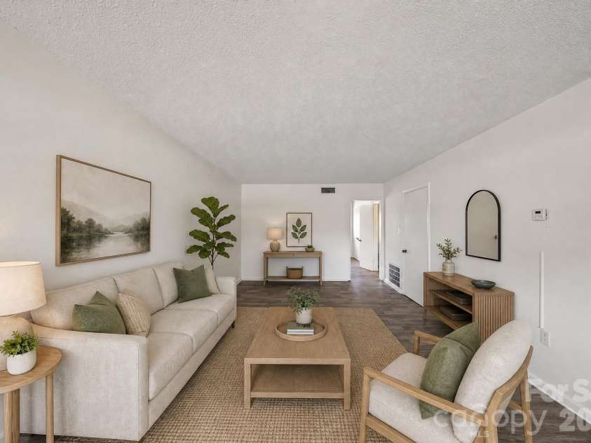 6835 Farmingdale Drive, Charlotte, NC 28212.  MLS# CAR4412722, YatesRealty ID 44983. Staged