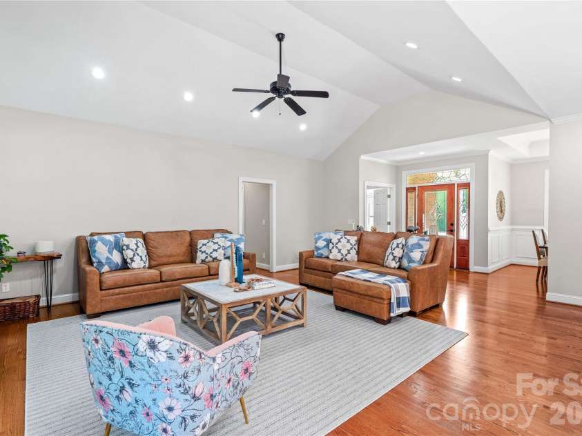 209 Seven Springs Loop, Statesville, NC 28625.  MLS# CAR4415479, YatesRealty ID 44985. 