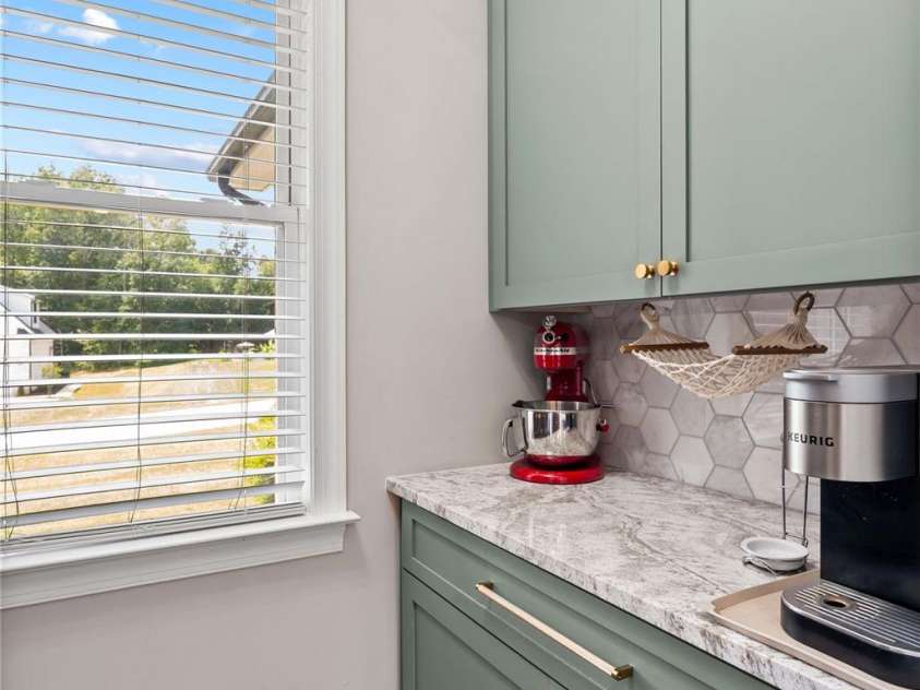 209 Seven Springs Loop, Statesville, NC 28625.  MLS# CAR4415479, YatesRealty ID 44985. 