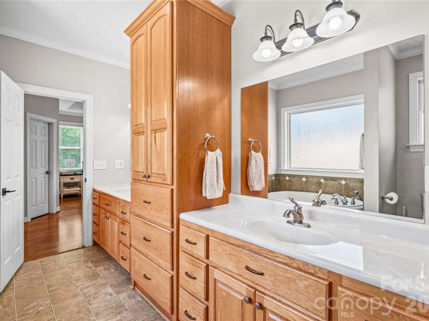 209 Seven Springs Loop, Statesville, NC 28625.  MLS# CAR4415479, YatesRealty ID 44985. 