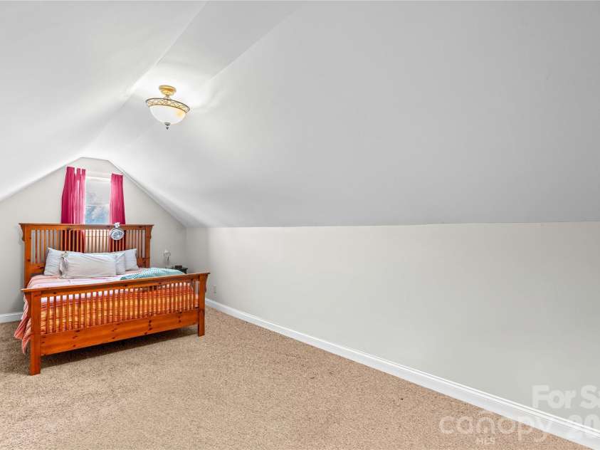 209 Seven Springs Loop, Statesville, NC 28625.  MLS# CAR4415479, YatesRealty ID 44985. 