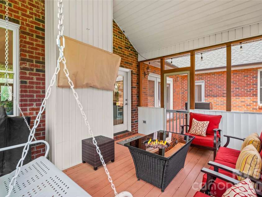 209 Seven Springs Loop, Statesville, NC 28625.  MLS# CAR4415479, YatesRealty ID 44985. 