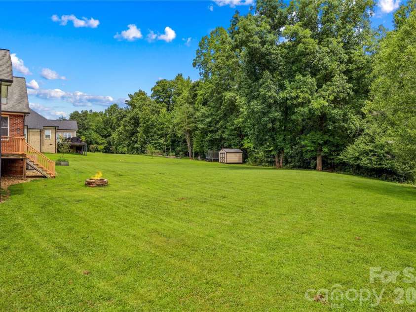 209 Seven Springs Loop, Statesville, NC 28625.  MLS# CAR4415479, YatesRealty ID 44985. 