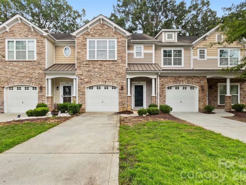 4707 Craigmoss Lane, Charlotte, NC 28278.  MLS# CAR4412951, YatesRealty ID 44986. 