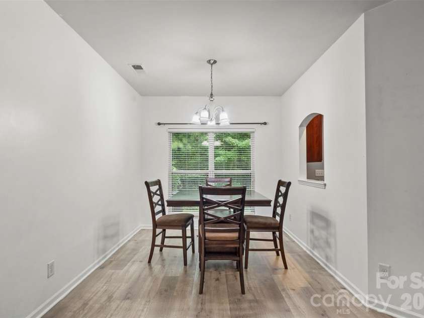 4707 Craigmoss Lane, Charlotte, NC 28278.  MLS# CAR4412951, YatesRealty ID 44986. 