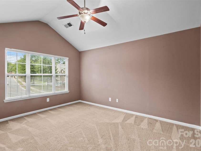 4707 Craigmoss Lane, Charlotte, NC 28278.  MLS# CAR4412951, YatesRealty ID 44986. 