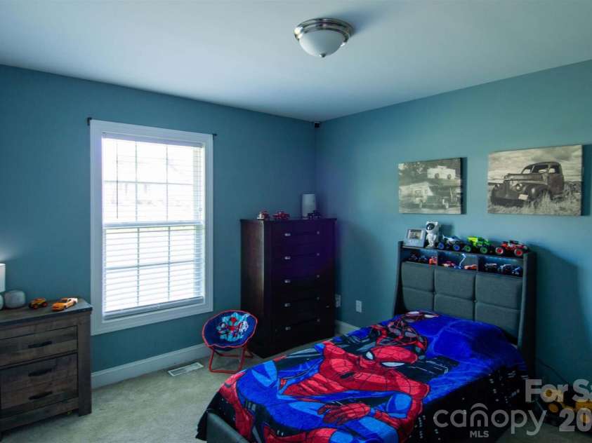 2422 23rd Street Drive, Hickory, NC 28601.  MLS# CAR4415454, YatesRealty ID 44987. 
