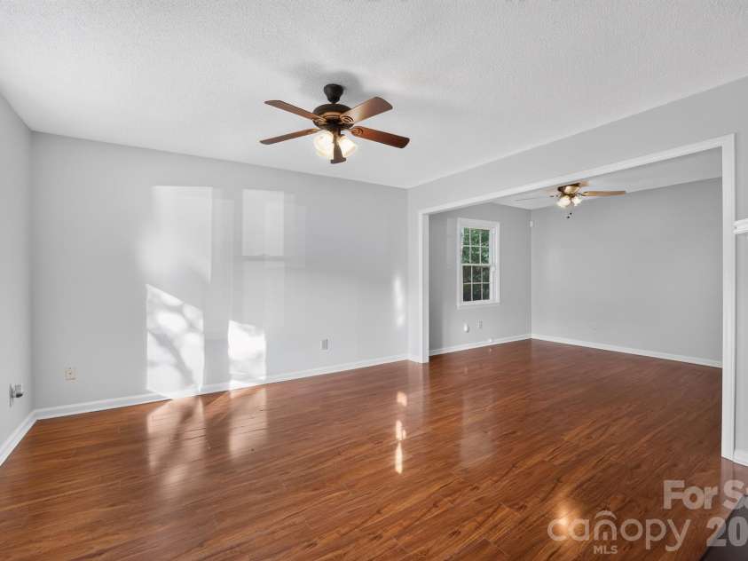 8316 Summerglen Circle, Charlotte, NC 28227.  MLS# CAR4415632, YatesRealty ID 44989. 