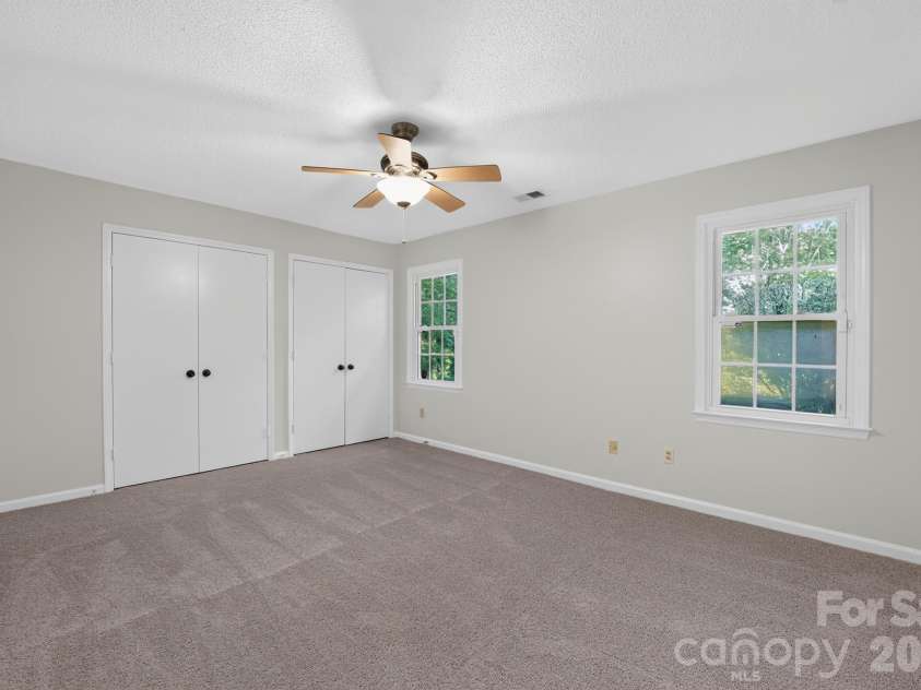 8316 Summerglen Circle, Charlotte, NC 28227.  MLS# CAR4415632, YatesRealty ID 44989. 
