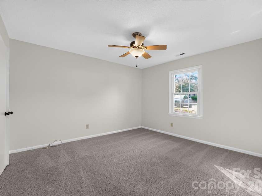 8316 Summerglen Circle, Charlotte, NC 28227.  MLS# CAR4415632, YatesRealty ID 44989. 
