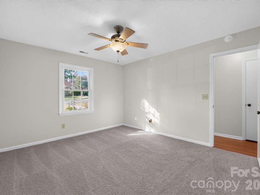 8316 Summerglen Circle, Charlotte, NC 28227.  MLS# CAR4415632, YatesRealty ID 44989. 