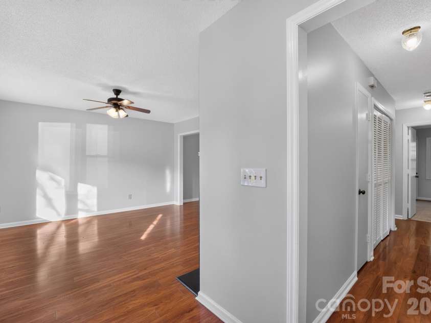 8316 Summerglen Circle, Charlotte, NC 28227.  MLS# CAR4415632, YatesRealty ID 44989. 