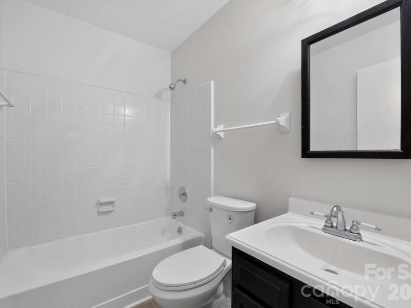 8316 Summerglen Circle, Charlotte, NC 28227.  MLS# CAR4415632, YatesRealty ID 44989. 