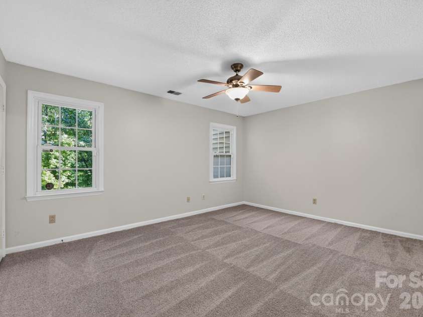 8316 Summerglen Circle, Charlotte, NC 28227.  MLS# CAR4415632, YatesRealty ID 44989. 